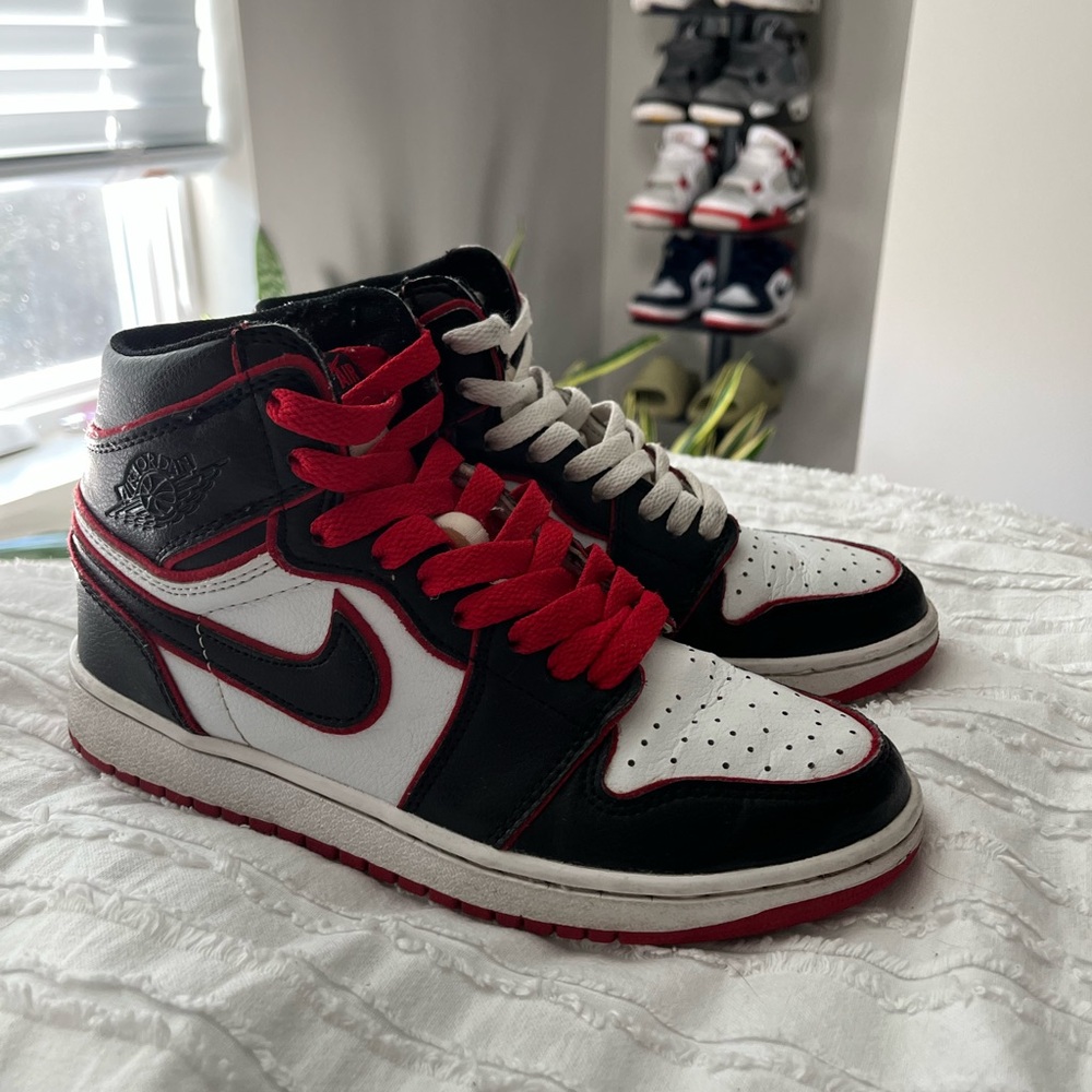 Jordan 1 bloodline size 6.5 woman’s - Picture 2 of 6